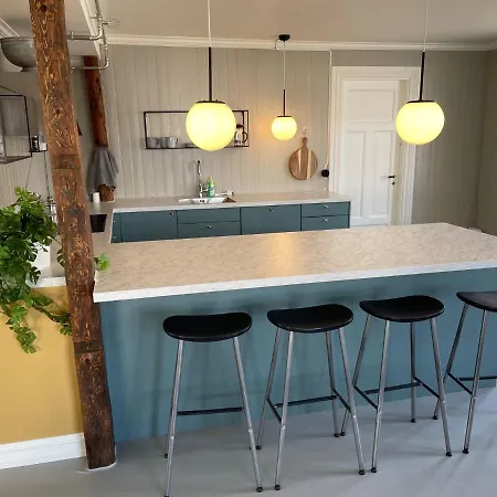 1. Etg I Dampskipsbrygga, Havn * Lodingen