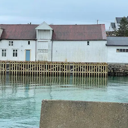 Appartement 1. Etg I Dampskipsbrygga, Havn Lodingen
