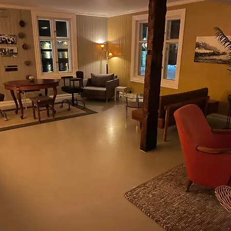 1. Etg I Dampskipsbrygga, Havn Lodingen